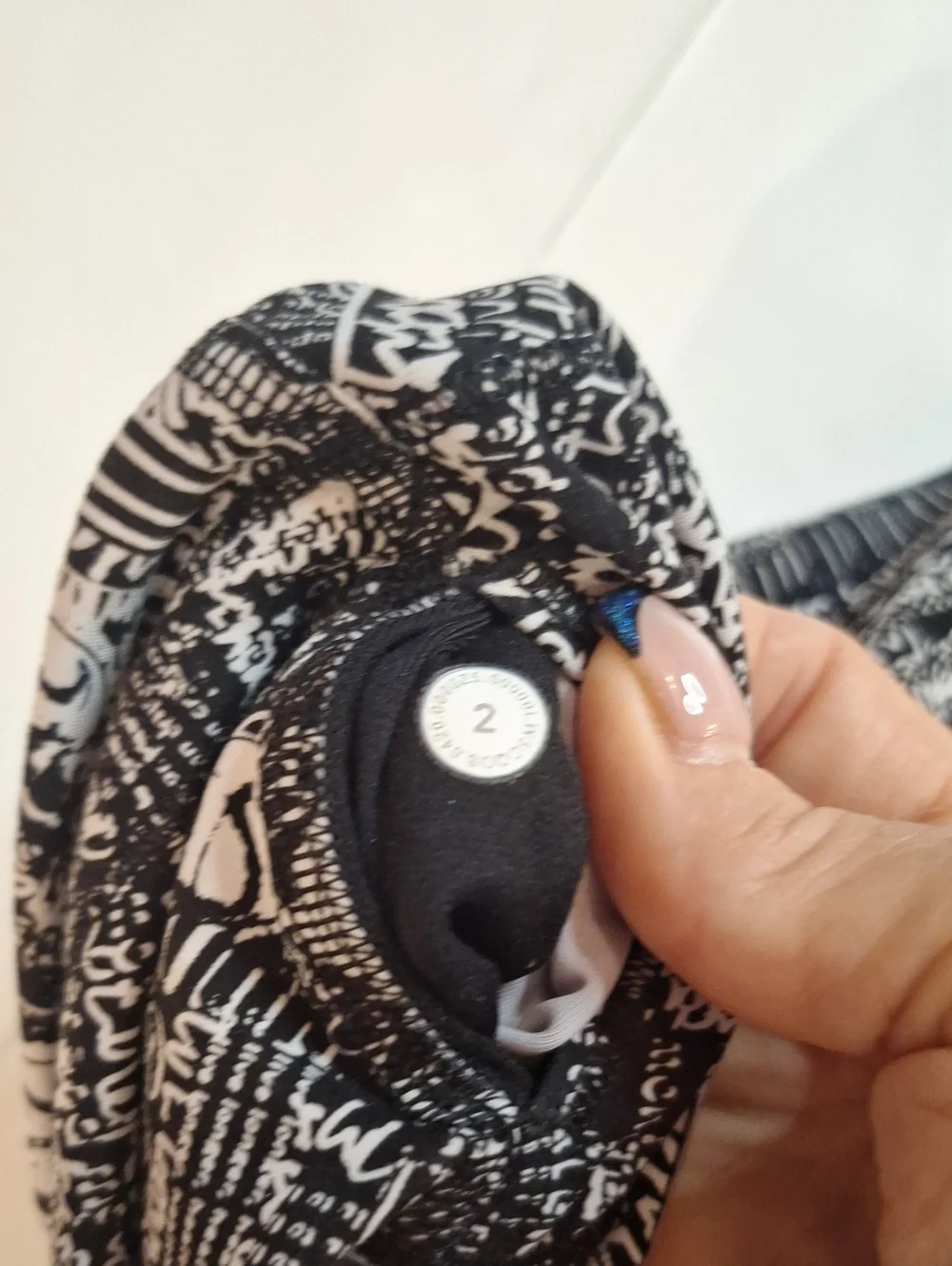 #908 Lululemon leggings size 2